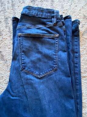 Good American Good Legs Flare Jeans in Indigo, Size 15